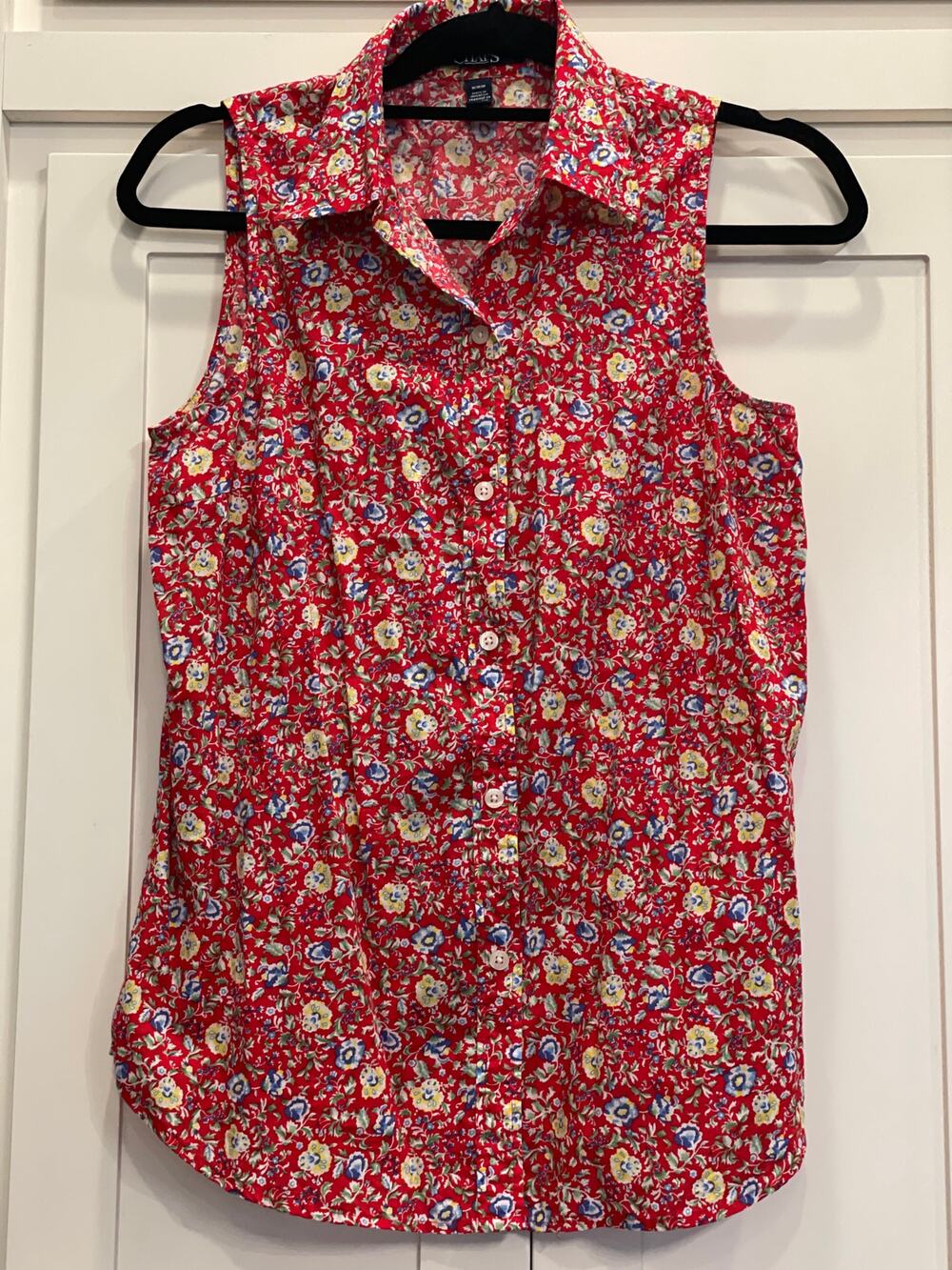 CHAPS red floral sleeveless camp shirt MED 100% Cotton
